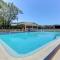 Sea Wood Coastal Hide Away