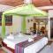 Malole Surf House