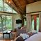 Black Rhino Game Lodge - Pilanesberg