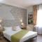 Aurelia Rooms