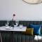 Lovinalife Room & Cafe