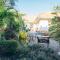 Santorini Guesthouse - East London