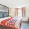 Super 8 by Wyndham Redding