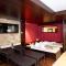 Glanz & Glory Hotel