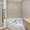 Country Inn & Suites by Radisson Benton Harbor-St Joseph MI