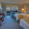 Browns Wharf Inn