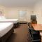 WoodSpring Suites Kansas City Lenexa - لينيكسا