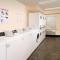 WoodSpring Suites Kansas City Lenexa