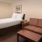 WoodSpring Suites Kansas City Mission - Merriam