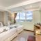 RoomQuest Suvarnabhumi Airport Romklao Soi 6