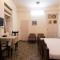 Bed and Breakfast at Colaba - Bombay