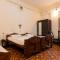 Bed and Breakfast at Colaba - Bombay