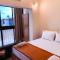 2BHK -Balcony & Pool View -Monarch Palms, Cadolim - 坎多林