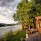 Skeena River House Bed & Breakfast - Тірейс