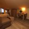 John & Eve Hotel