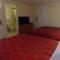 Econo Lodge Inn & Suites