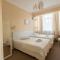 light hotel & hub