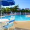 Adams Ocean Front Resort - ديوي بيتش