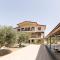 Olive Tree Apartments - Fourka