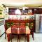 Entire House with 4 rooms near SM Molino and Vermosa Ayala - 伊穆斯