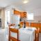 Villa Luka 5 min walk to the beach, 5 min to the village