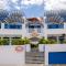 Erato Apartments