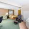 Super 8 by Wyndham Jefferson - Jefferson
