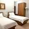 Hotel Maroon