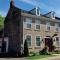 Sir Isaac Brock B&B Luxury Suites