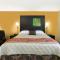 Super 8 by Wyndham Perry IA