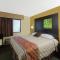 Super 8 by Wyndham Perry IA