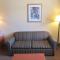 Oakridge Inn & Suites