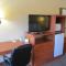 Oakridge Inn & Suites