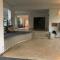 Foto: Luxurious by the Beach Apartment with Garden 64/65