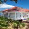 Crescent Villa - Stay Waiheke