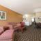 Super 8 by Wyndham Indianapolis/NE/Castleton Area