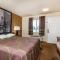 Super 8 by Wyndham Indianapolis/NE/Castleton Area