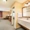 Best Western Plus Kelly Inn & Suites