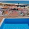 Topcity Hostel & Suites