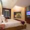 Aura hotel
