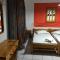 Tholos Rooms