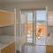 Topcity Hostel & Suites