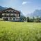 Hotel Dolomitenhof & Chalet Alte Post