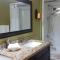 Foto: Christine's Bed and Breakfast by Elevate Rooms 30/48