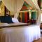 Bon Ton Antique Wooden Villas