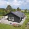 Foto: Three-Bedroom Holiday home with a Fireplace in Frederikshavn