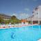 Catty Cats Garden Hotel