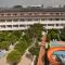 Catty Cats Garden Hotel