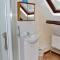 1 Bedroom Stunning Home In Guern
