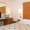 City Hotel